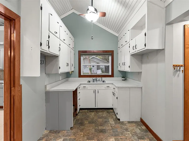 10519 Bridgewood Dr — Photo 8