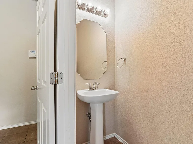 14121 Canyon Trl — Photo 11