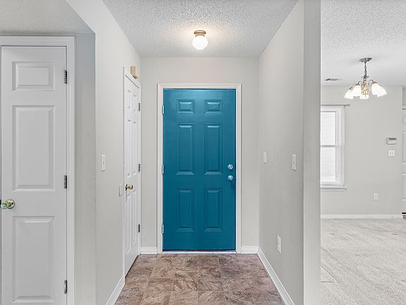 4th image of 429 Northview Ln