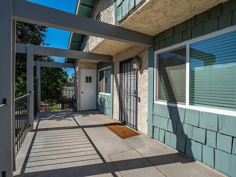 2361 Gonzaga Ln — Photo 17