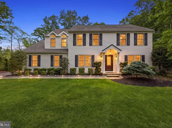 3 Covenger Ct, Medford, NJ 08055