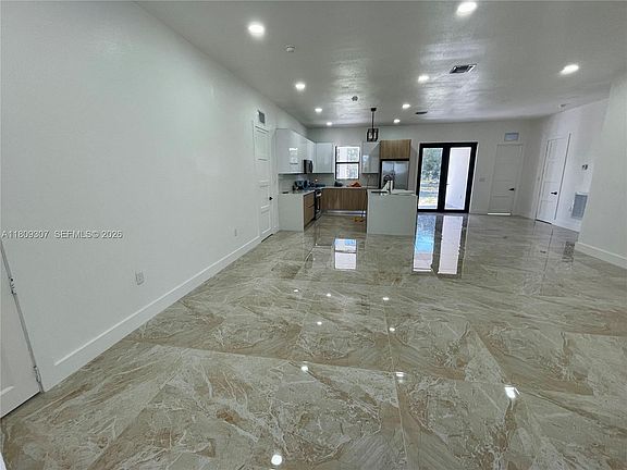 3rd image of 435 N Quebrada St