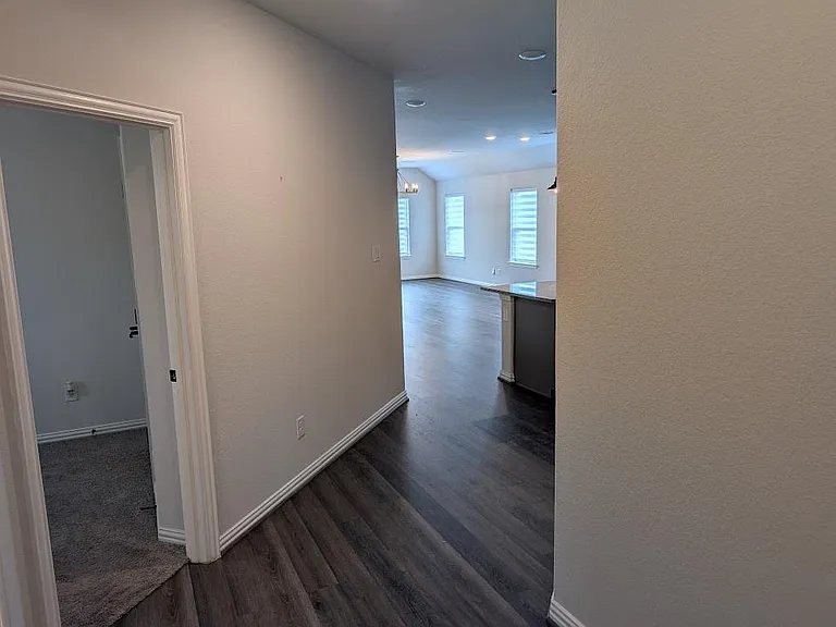 7020 Terra Ln — Photo 4