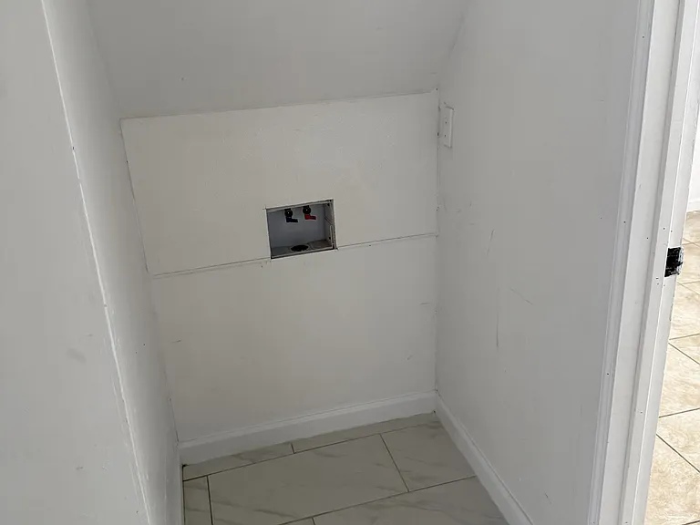 320 N 9th St — Photo 17