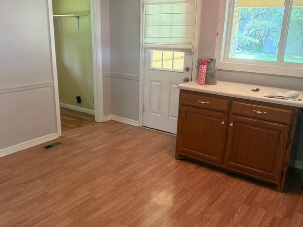 310 Rickenbacker Dr, Tullahoma, TN 37388