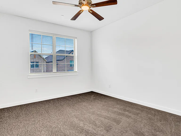2723 Vista Park Ln — Photo 21