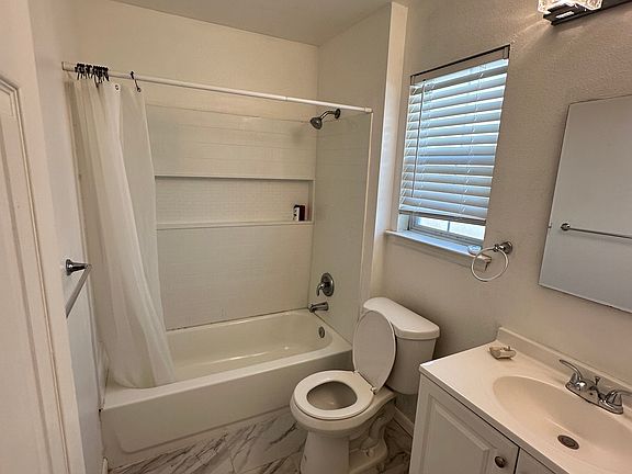 3rd image of 320 Juniper St