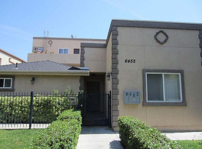 1st image of 2-6452 Woodley Ave #2