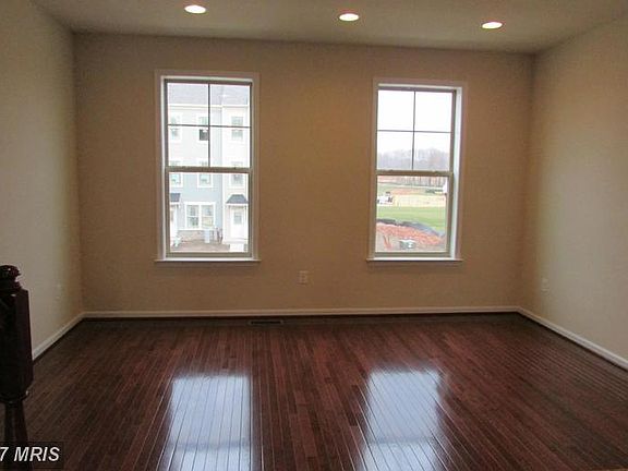 5th image of 507 Pebblebrook Ln