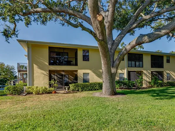 3001 58th Ave S APT 111, Saint Petersburg, FL 33712