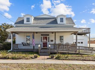 104 Gordon St, Beaufort, NC 28516