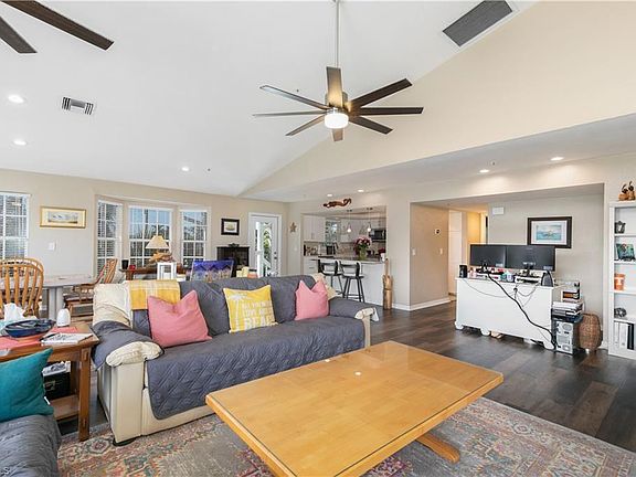 5th image of 2270 Palm Ave Unit G