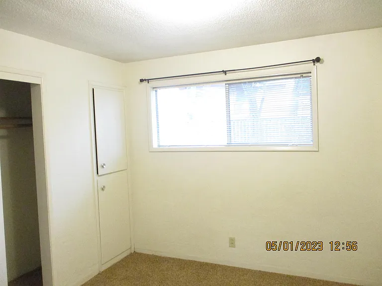 555 W 8th Ave — Photo 2