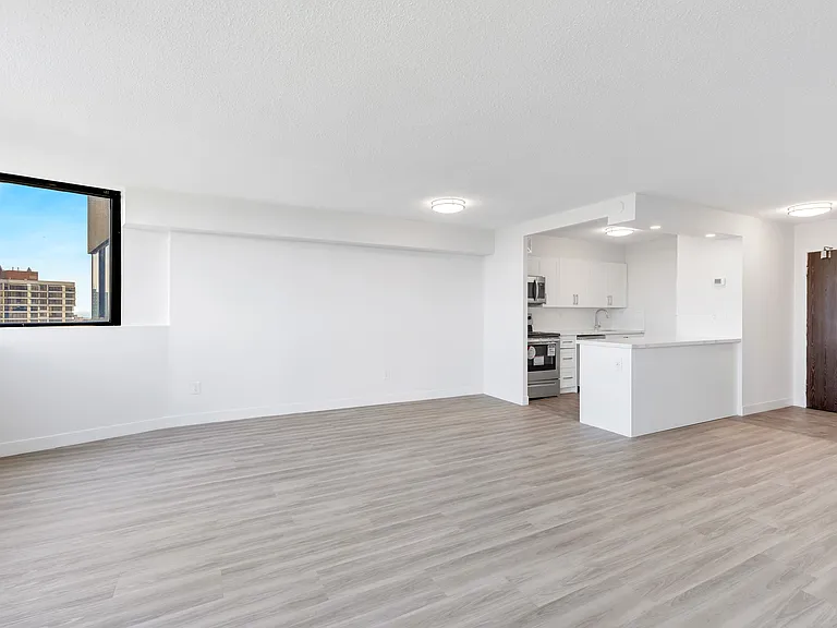1201 Walden Cir — Photo 8