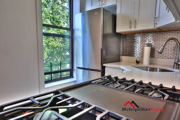 Rented by Metropolitan Realty | media 40