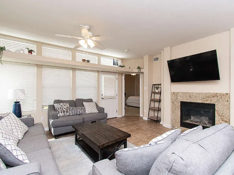 421 Shadowpoint — Photo 17