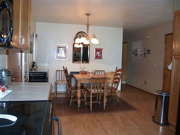 3rd image of 210 Maiden Ln