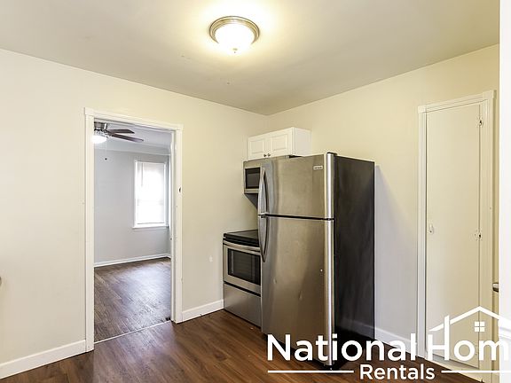3rd image of 1368 Villa Dr