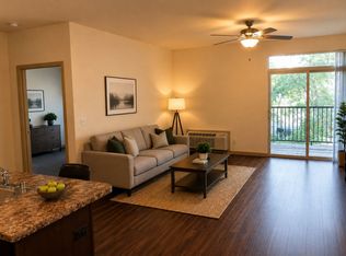 400 S Van Buren St UNIT 202, Stoughton, WI 53589
