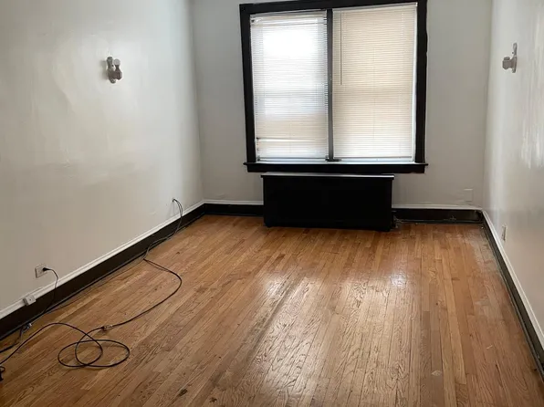 443 E 79th St APT 4, Chicago, IL 60619