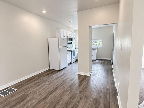 3rd image of 2977 Chalmers St