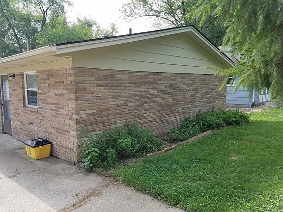 2nd image of 717 1/2 5th Avenue Pl