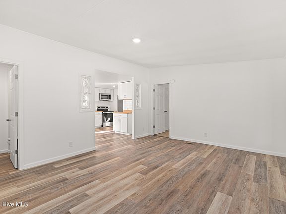 2nd image of 104 Poole Road