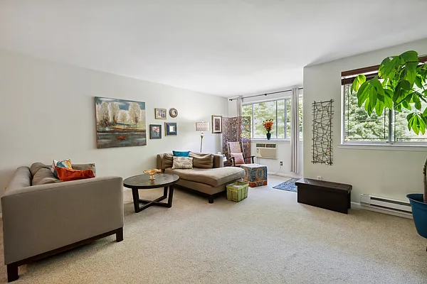 Sold by Remax Edge | media 5