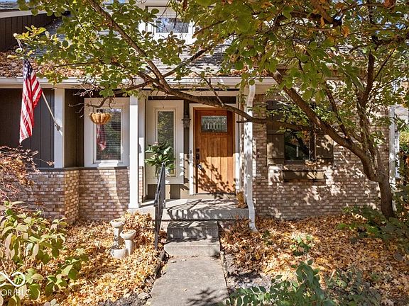 3rd image of 10946 Geist Woods South Dr