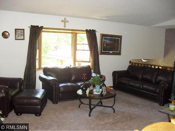 4th image of 945 101st Ln NE
