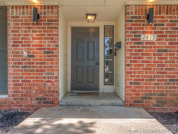 5th image of 2415 W 43rd St
