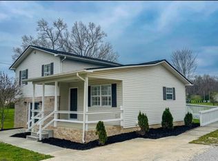 724 W 3rd Ave, Oneida, TN 37841