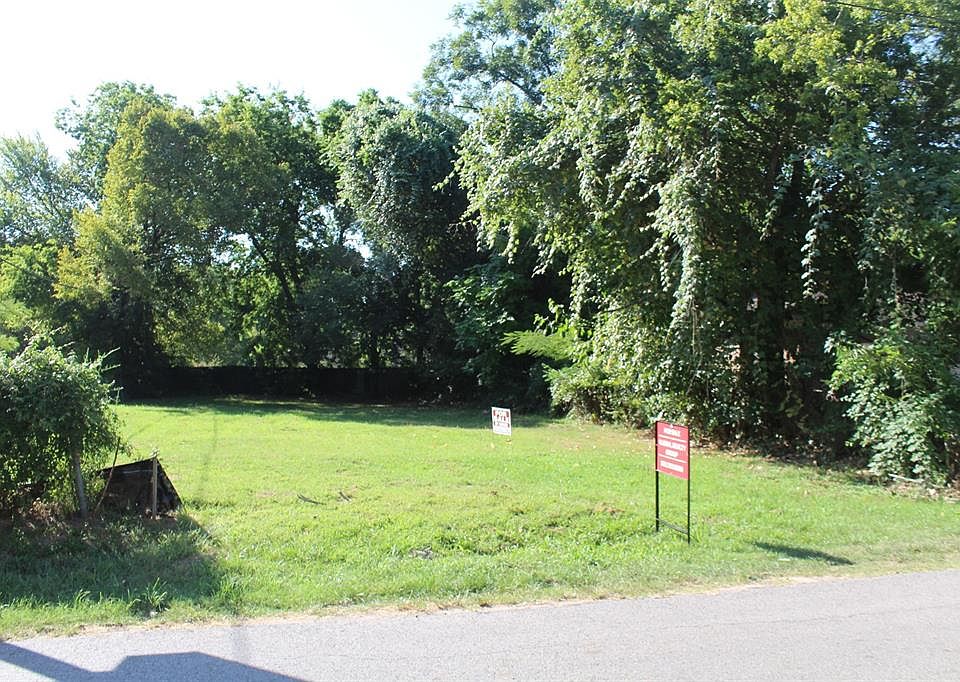 2nd image of 301 Frazier St Lot 8