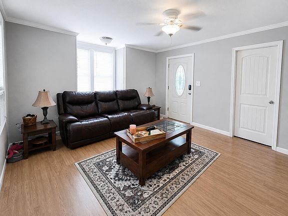 3rd image of 525 Pine Street