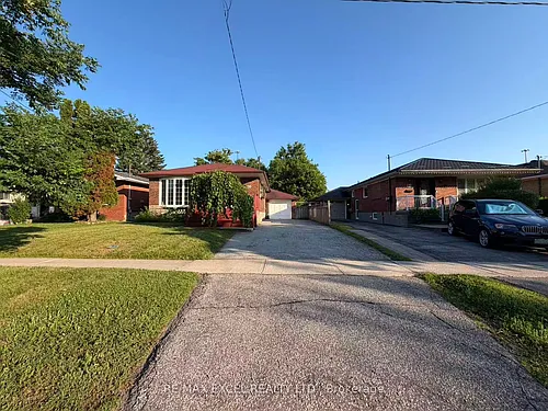 83 Marilake Dr Photo 1