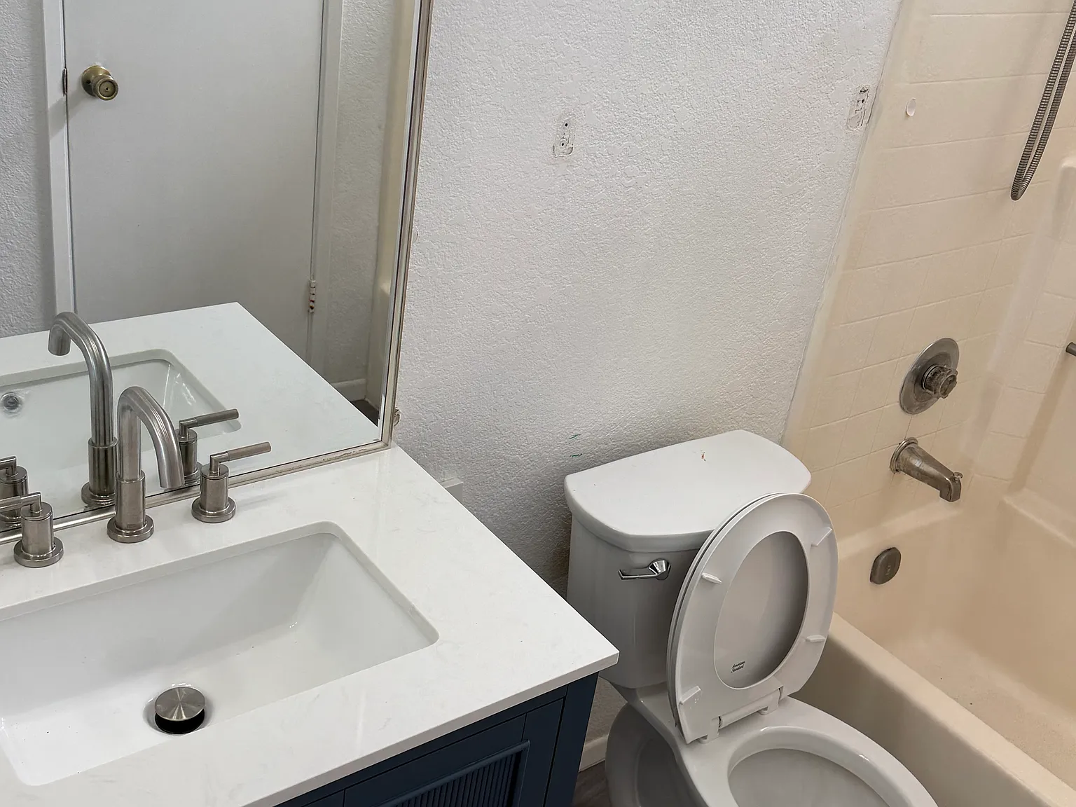 2 bed, 950 sqft, $1,995 — Photo 4