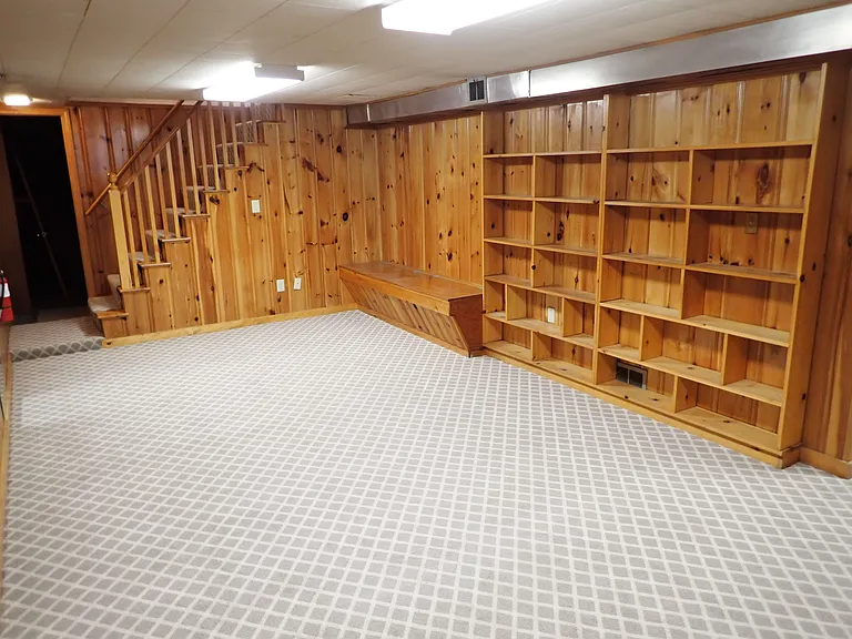 131 Jarvis Cir — Photo 20
