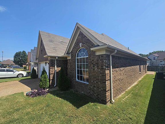 2nd image of 4836 Pine Forest Dr