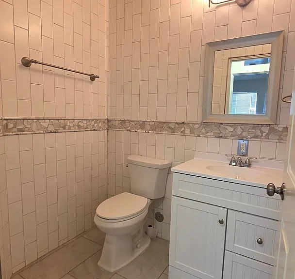 4167 E Market St — Photo 16