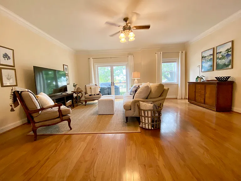 1041 Bolling Ave — Photo 9