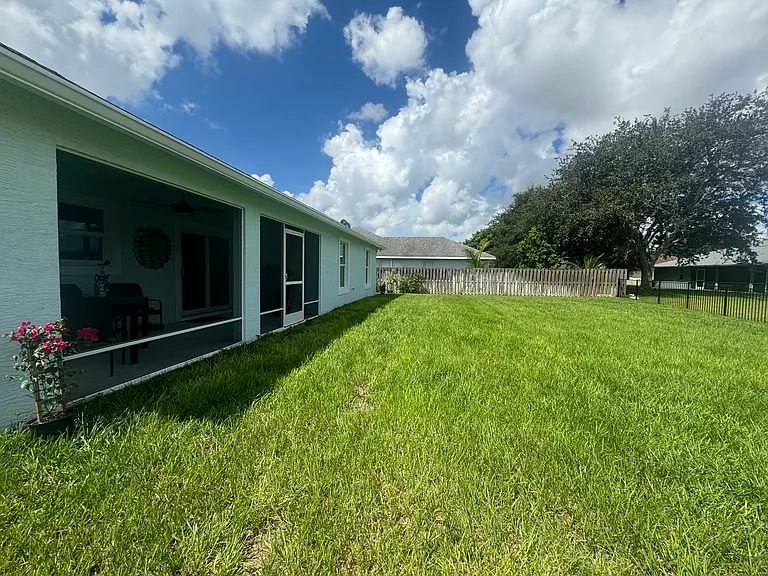 1801 SW Dalmatian Ave — Photo 5
