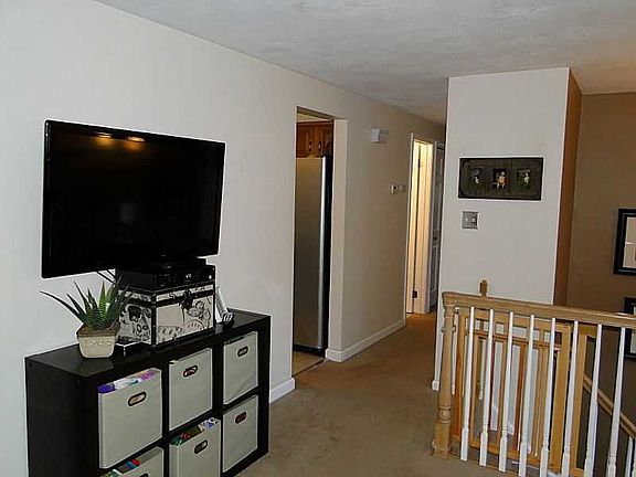 4th image of 6488 Quaker Dr