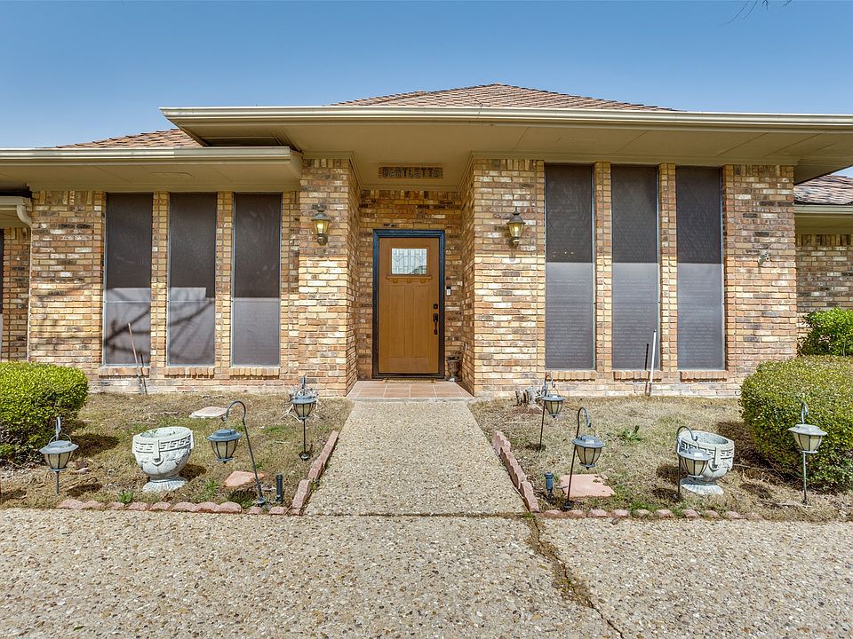 1st image of 2930 Club Hill Dr