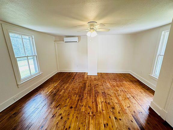4th image of 209 Virginia Ave