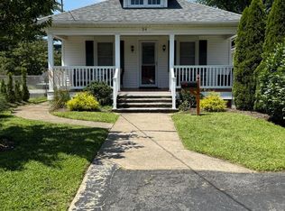34 Whale Pond Rd, Oakhurst, NJ 07755