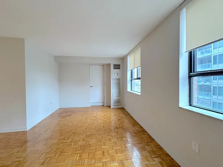 190 Clark Blvd #807 — Photo 3