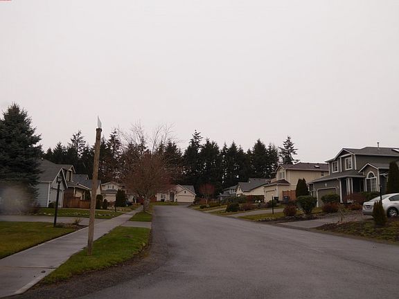 4th image of 17305 27th Ave E