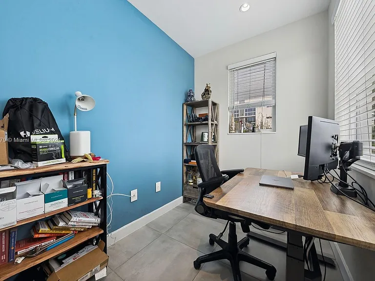 111 SE 2nd St #201 — Photo 19