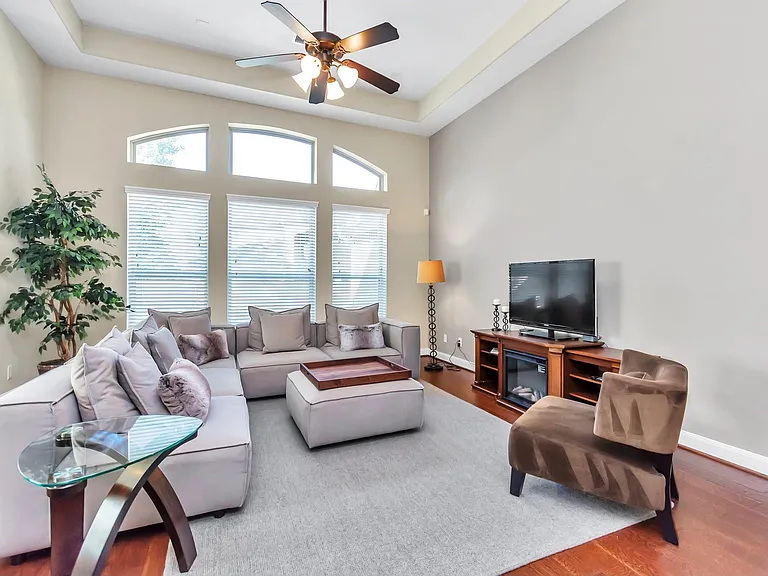 63 S Victoriana Cir — Photo 5