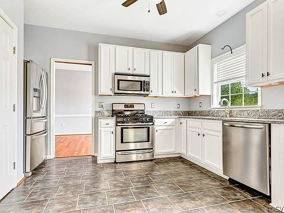 4th image of 606 Green Garden Cir